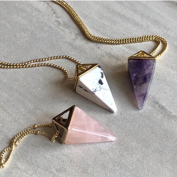 Last 1! 🌟Amethyst Crystal Pyramid Necklace - Picture 2 of 6